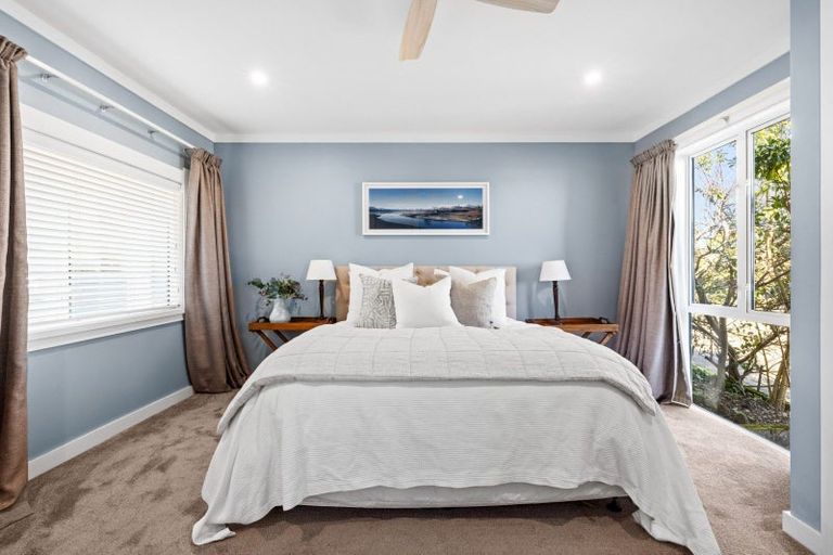 Photo of property in 8 Emerald Hill, Havelock North, 4130