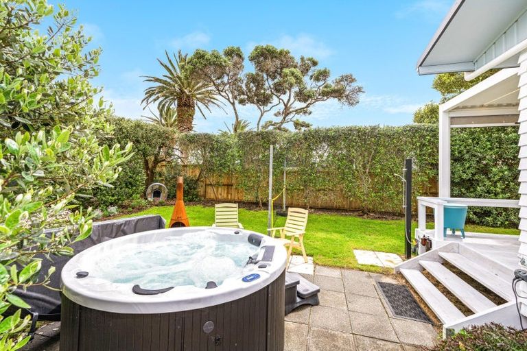 Photo of property in 3 The Southern Isle, Omaha, 0986