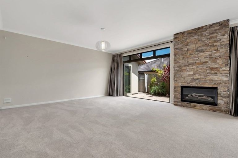 Photo of property in 1 Tarn Close, Pyes Pa, Tauranga, 3112