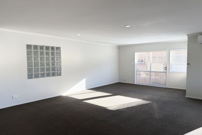 Photo of property in 27 Red Hibiscus Road, Stanmore Bay, Whangaparaoa, 0932