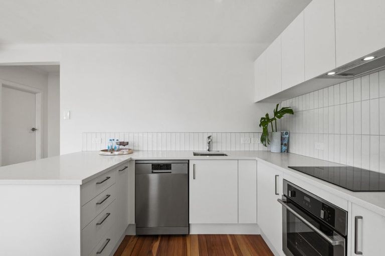 Photo of property in 42 Matipo Road, Mairangi Bay, Auckland, 0630