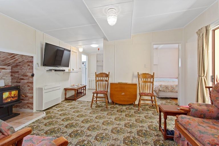 Photo of property in 14 Chamberlain Avenue, Amberley, 7481