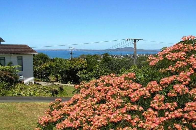 Photo of property in 459 East Coast Road, Murrays Bay, Auckland, 0630