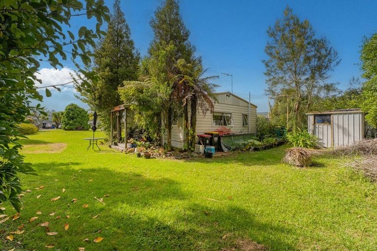 Photo of property in 38 Robinson Road, Whitianga, 3510