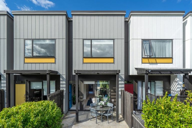 Photo of property in 15 Piko Lane, Hobsonville, Auckland, 0616