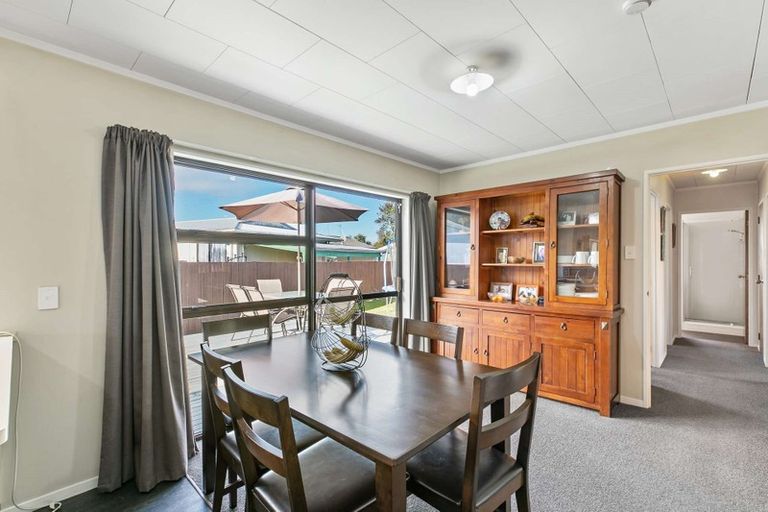 Photo of property in 5 Sequoia Place, Pukete, Hamilton, 3200