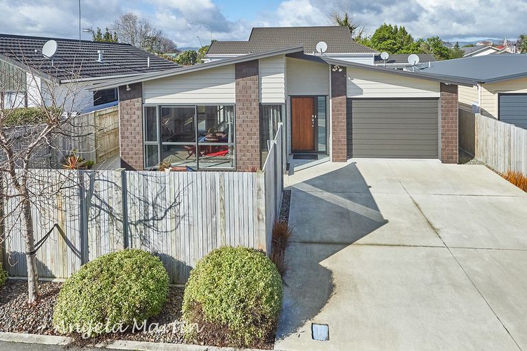 Photo of property in 1 Cullen Court, Palmerston North, 4410