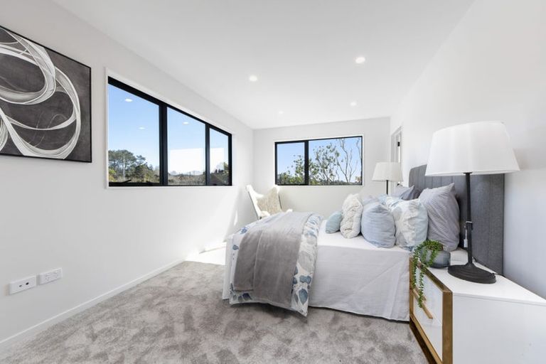 Photo of property in 3a Pendlebury Street, Green Bay, Auckland, 0604