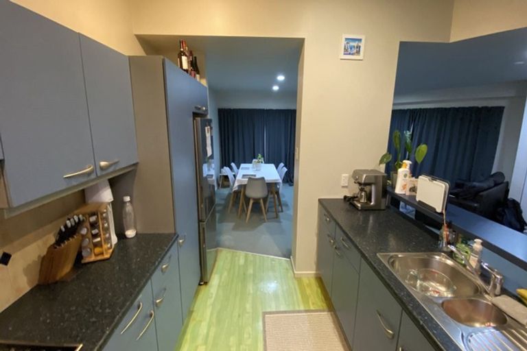 Photo of property in 2/37 Mills Road, Brooklyn, Wellington, 6021