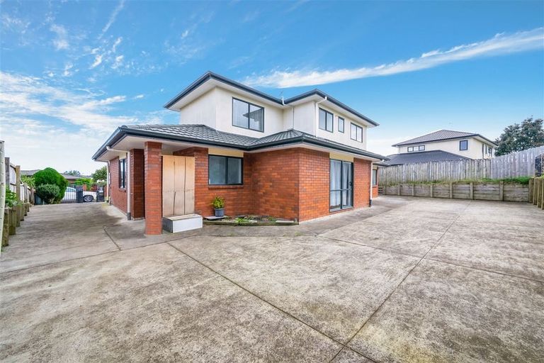 Photo of property in 4 Brunswick Rise, Mangere, Auckland, 2022