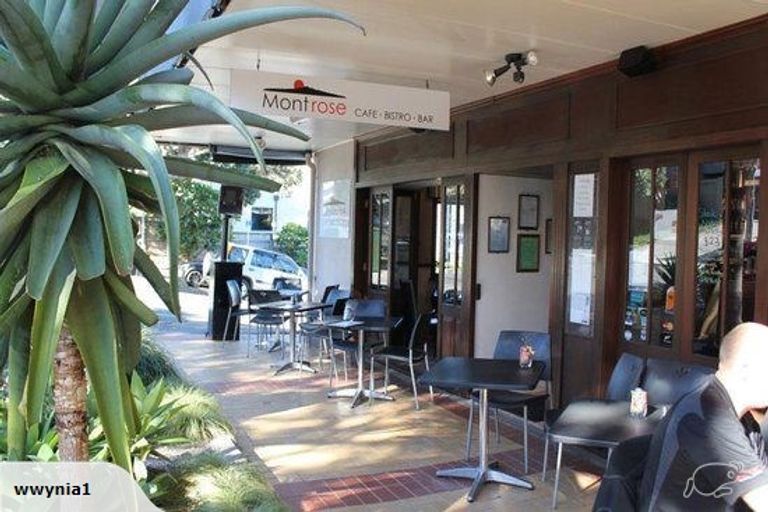 Photo of property in 24a Korotaha Terrace, Rothesay Bay, Auckland, 0630