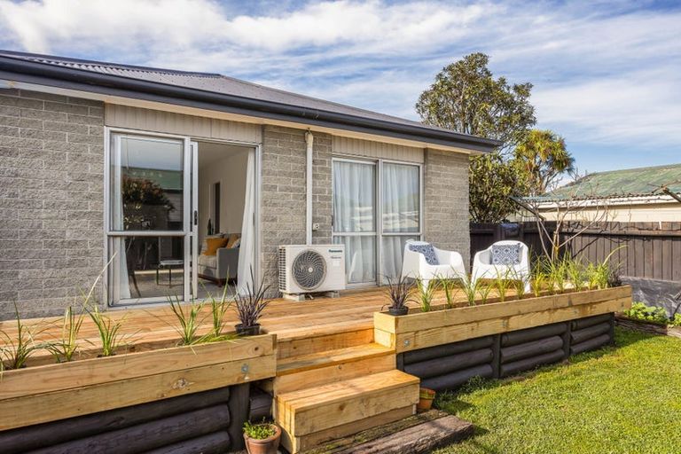 Photo of property in 2/17 Frensham Crescent, Woolston, Christchurch, 8062