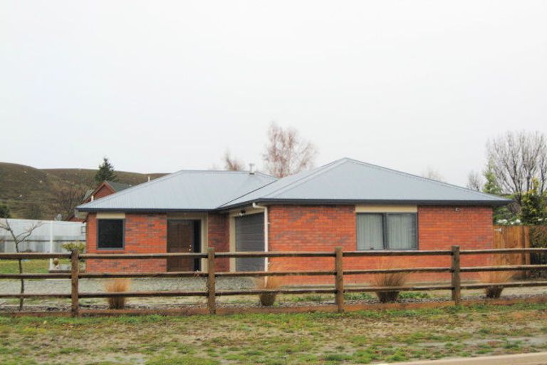 Photo of property in 60 Newcastle Street, Clyde, 9330