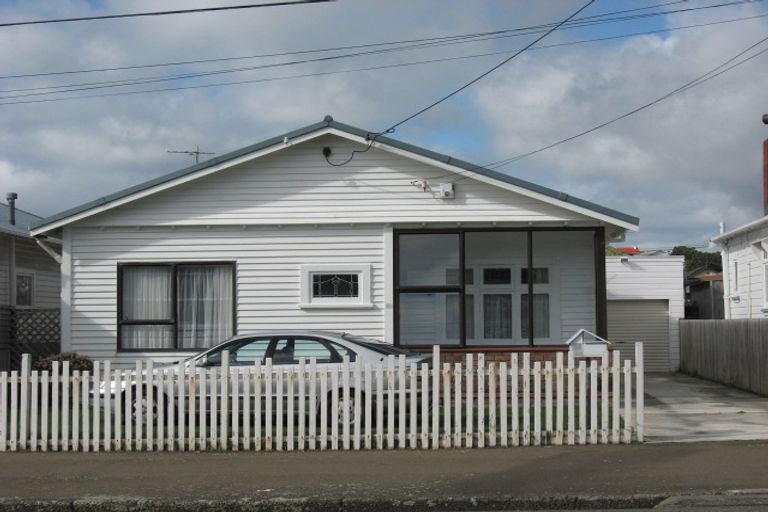 Photo of property in 17 Ross Street, Kilbirnie, Wellington, 6022