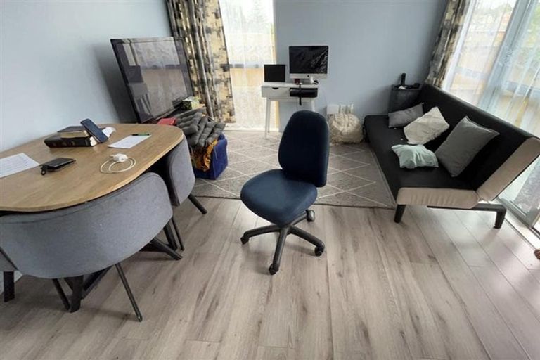 Photo of property in 105 Mahia Road, Wattle Downs, Auckland, 2103