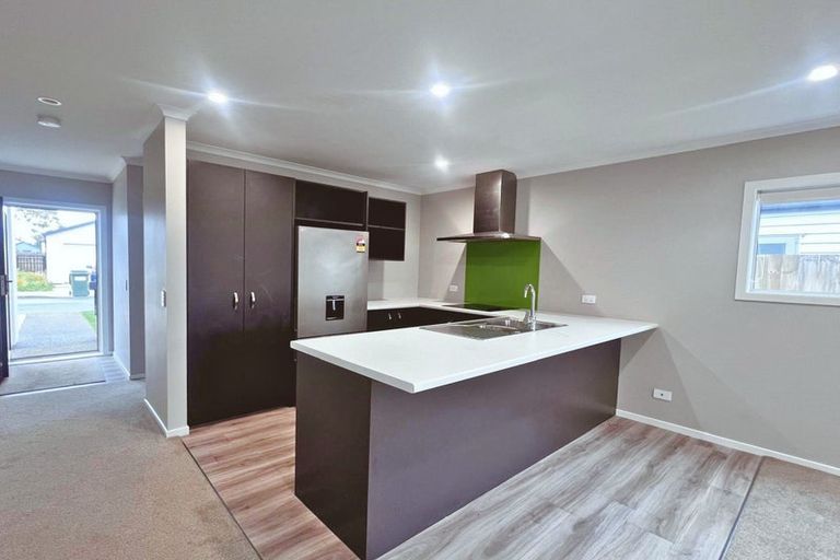Photo of property in 16 Koru Loop, Paraparaumu, 5032