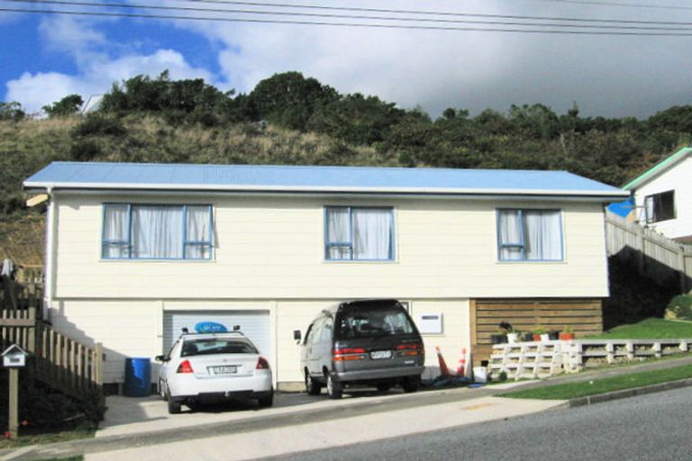 Photo of property in 160 Sievers Grove, Cannons Creek, Porirua, 5024