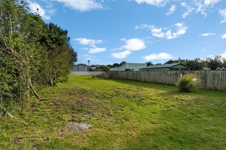 Photo of property in 6 Kapiti Lane, Otaki Beach, Otaki, 5512