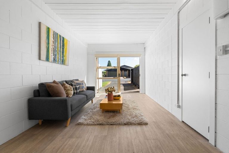 Photo of property in 1/83 Centreway Road, Orewa, 0931