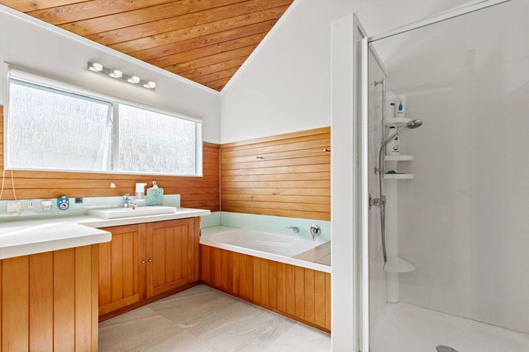 Photo of property in 177 West Harbour Drive, West Harbour, Auckland, 0618