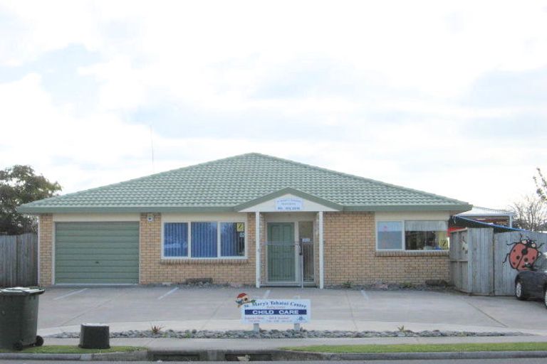 Photo of property in 114 Evans Road, Papamoa Beach, Papamoa, 3118