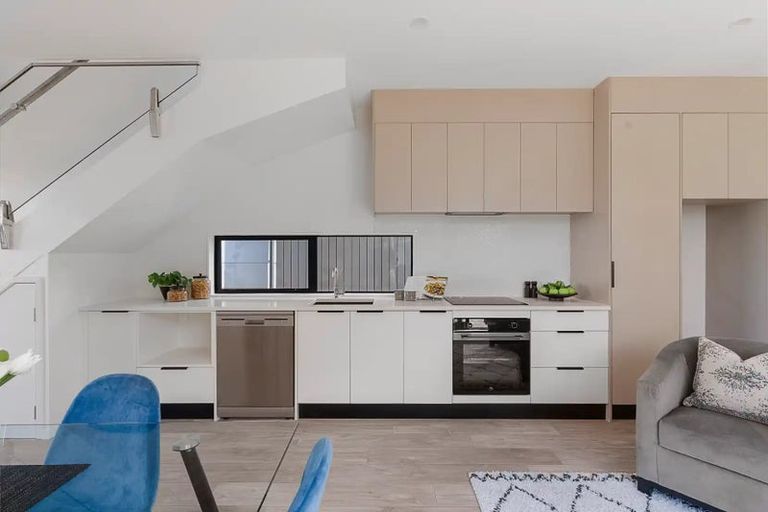 Photo of property in 14d Andrew Road, Howick, Auckland, 2010