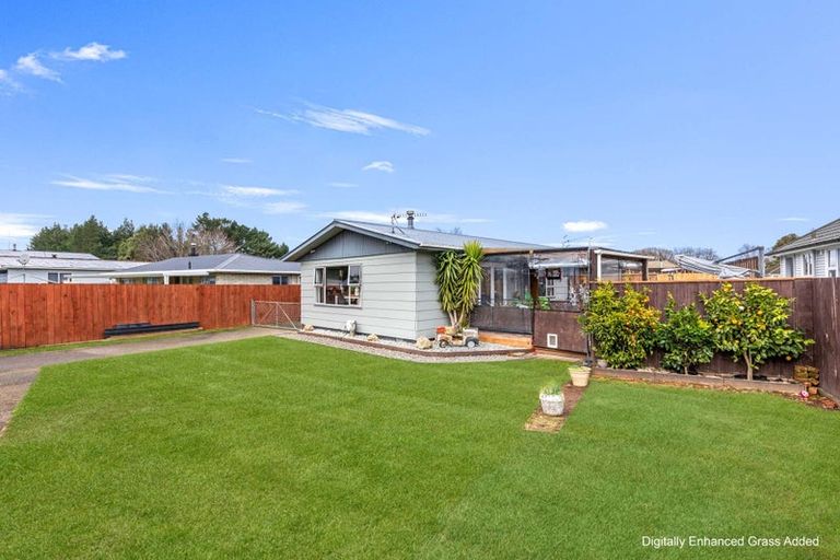 Photo of property in 30 Victor Street, Dannevirke, 4930