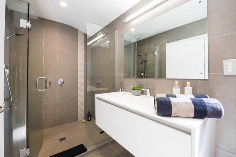 Photo of property in 5a Clifton Road, Browns Bay, Auckland, 0630