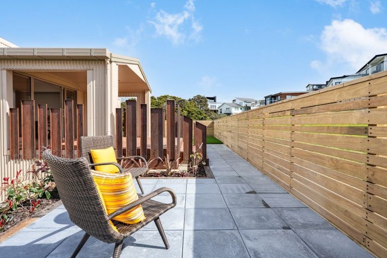 Photo of property in 5 Blue Moon Rise, Langs Beach, 0582