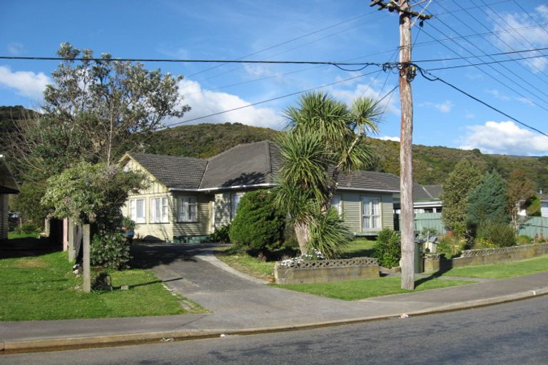 Photo of property in 70 Bull Avenue, Wainuiomata, Lower Hutt, 5014