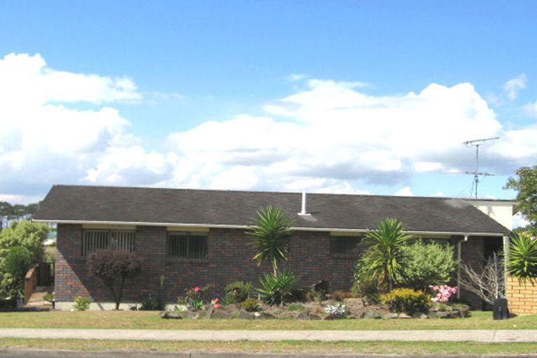 Photo of property in 35 Westpark Drive, West Harbour, Auckland, 0618