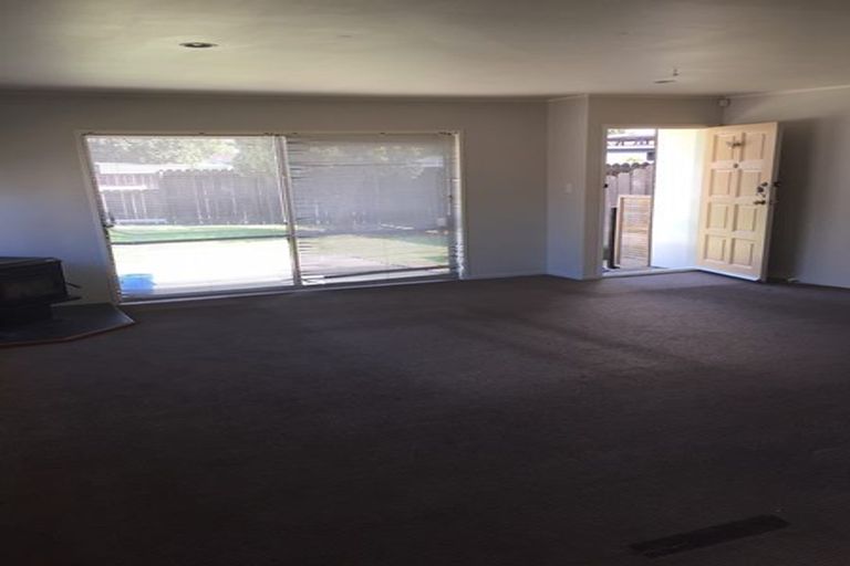 Photo of property in 1/6 Walter Strevens Drive, Conifer Grove, Takanini, 2112