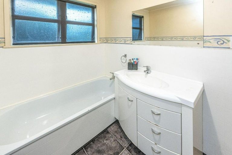 Photo of property in 5 Caversham Road, Westmere, Whanganui, 4501