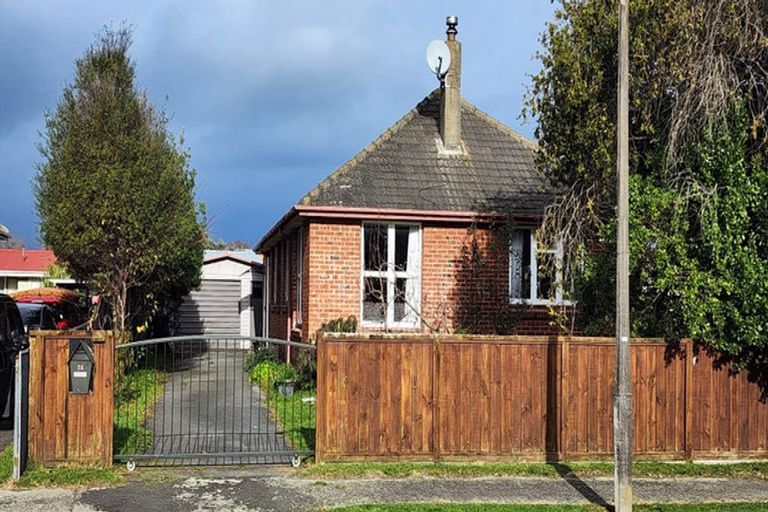 Photo of property in 2a Montrose Place, Takaro, Palmerston North, 4412