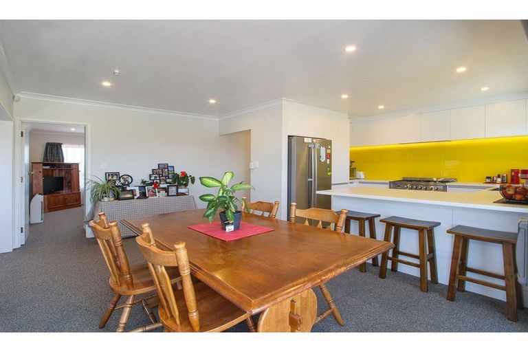 Photo of property in 162 Royal Road, Massey, Auckland, 0614