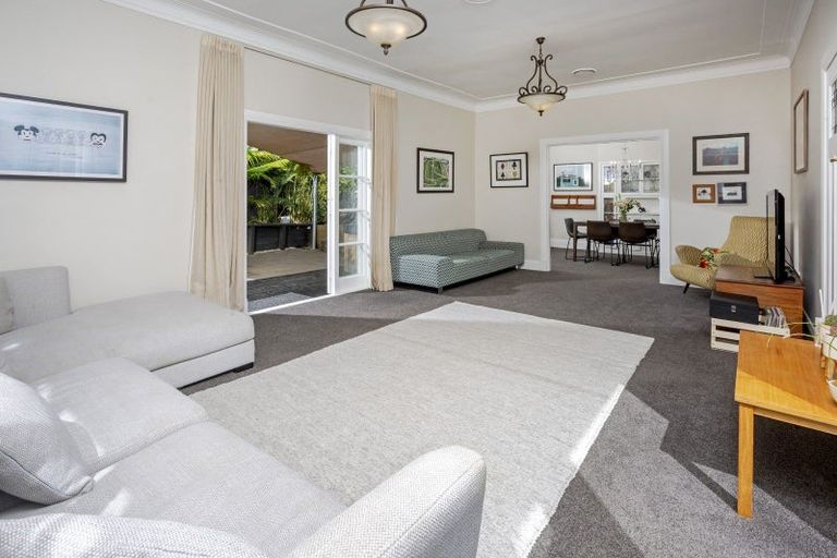 Photo of property in 181b Greenhithe Road, Greenhithe, Auckland, 0632