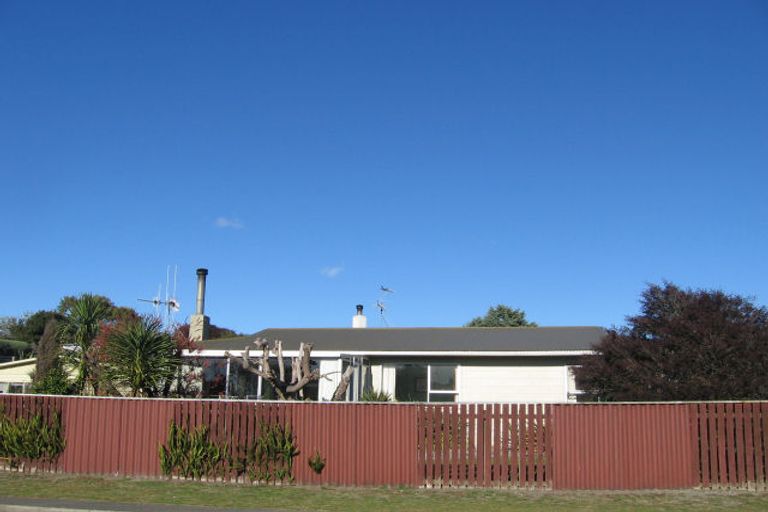 Photo of property in 1 O'rourke Place, Otaki Beach, Otaki, 5512
