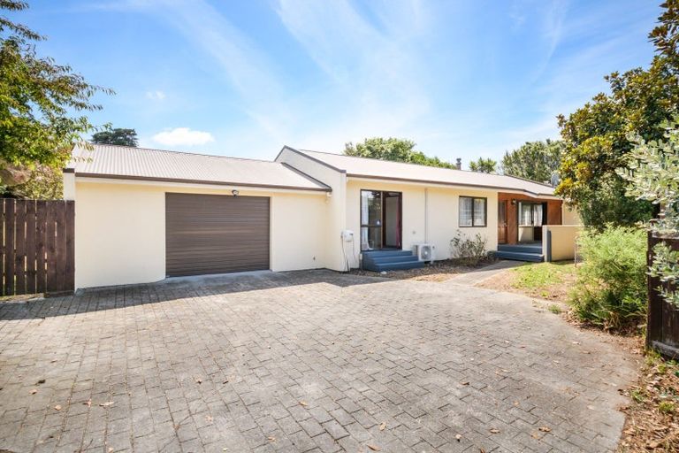 Photo of property in 134 John F Kennedy Drive, Milson, Palmerston North, 4414