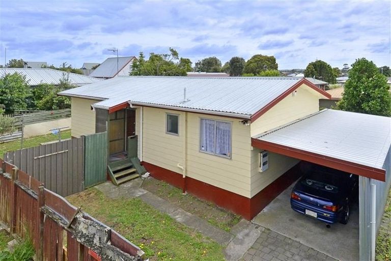Photo of property in 24b Hatherley Place, Clendon Park, Auckland, 2103