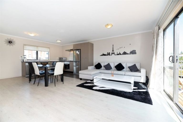 Photo of property in St Claire Village, 234/172 Mcleod Road, Te Atatu South, Auckland, 0610