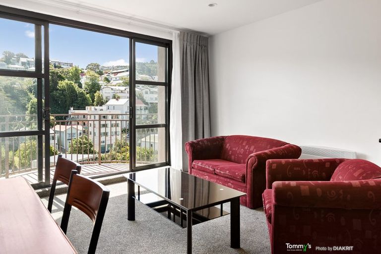 Photo of property in Atrium Towers, 8g/154 The Terrace, Wellington Central, Wellington, 6011