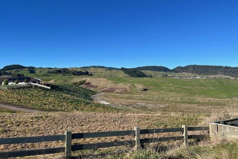 Photo of property in 17 Kohekohe Drive, Owhata, Rotorua, 3010