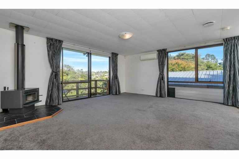 Photo of property in 2/109 Oreil Avenue, West Harbour, Auckland, 0618