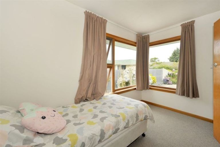 Photo of property in 7 Bendale Place, Avonhead, Christchurch, 8042