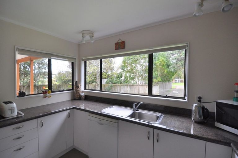 Photo of property in 21 Holland Close, Pauanui, Hikuai, 3579
