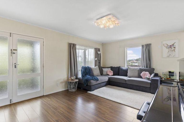 Photo of property in 7 Kingussie Place, Highland Park, Auckland, 2010