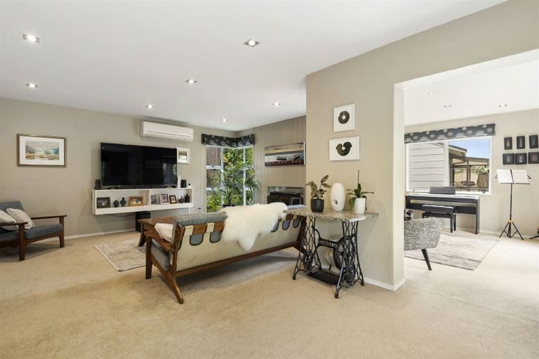 Photo of property in 3 Augusta Place, Forrest Hill, Auckland, 0620