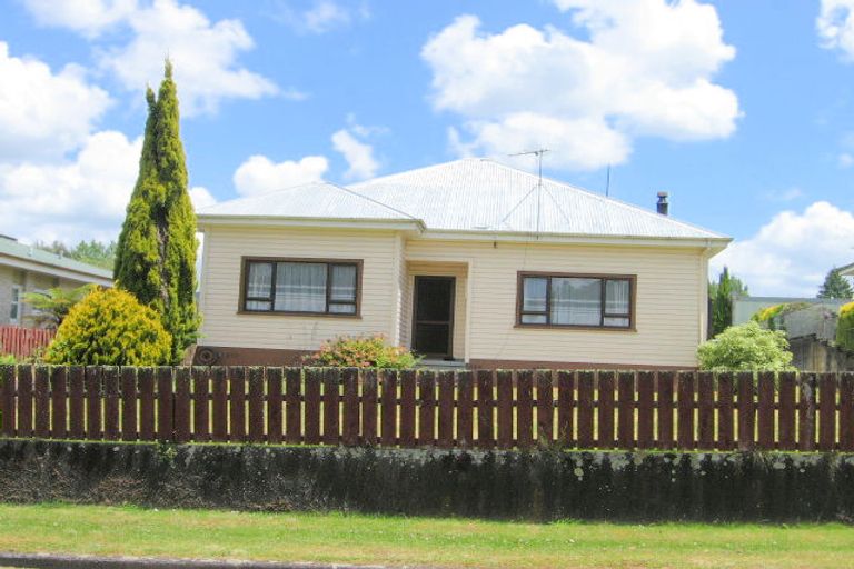 Photo of property in 10 Hillsview Crescent, Taumarunui, 3920