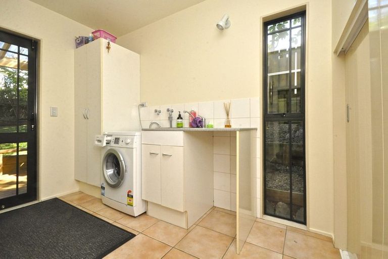 Photo of property in 2/710 East Coast Road, Milford, Auckland, 0620