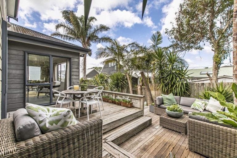 Photo of property in 23a Stafford Road, Northcote Point, Auckland, 0627